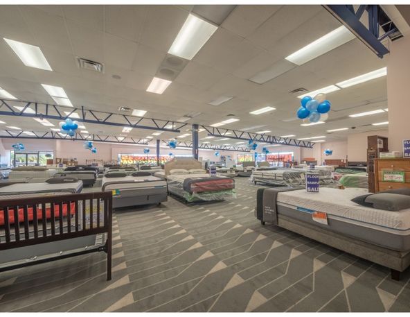 Prime Ventura Retail : 4051 E. Main Street, Ventura, CA 93003